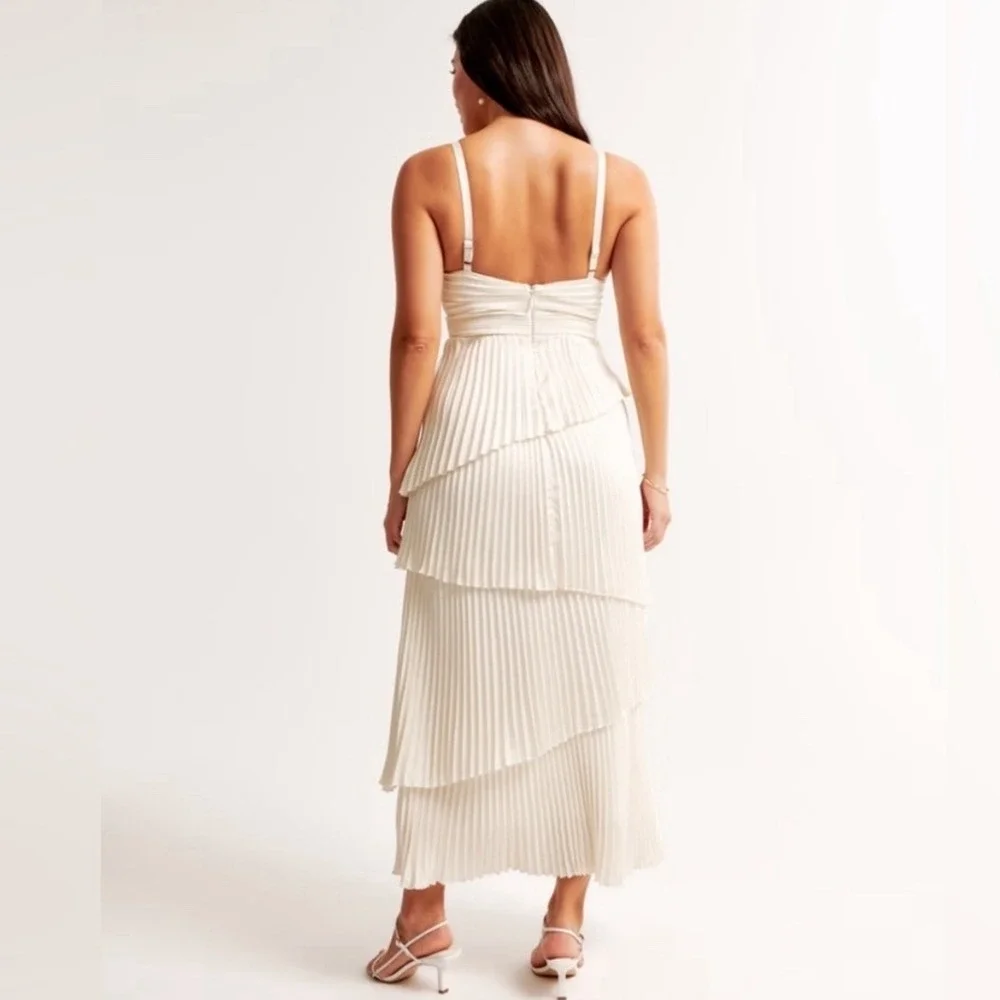 Abercrombie & Fitch Giselle Pleated Tiered Maxi Dress Cream Cut Out Size M